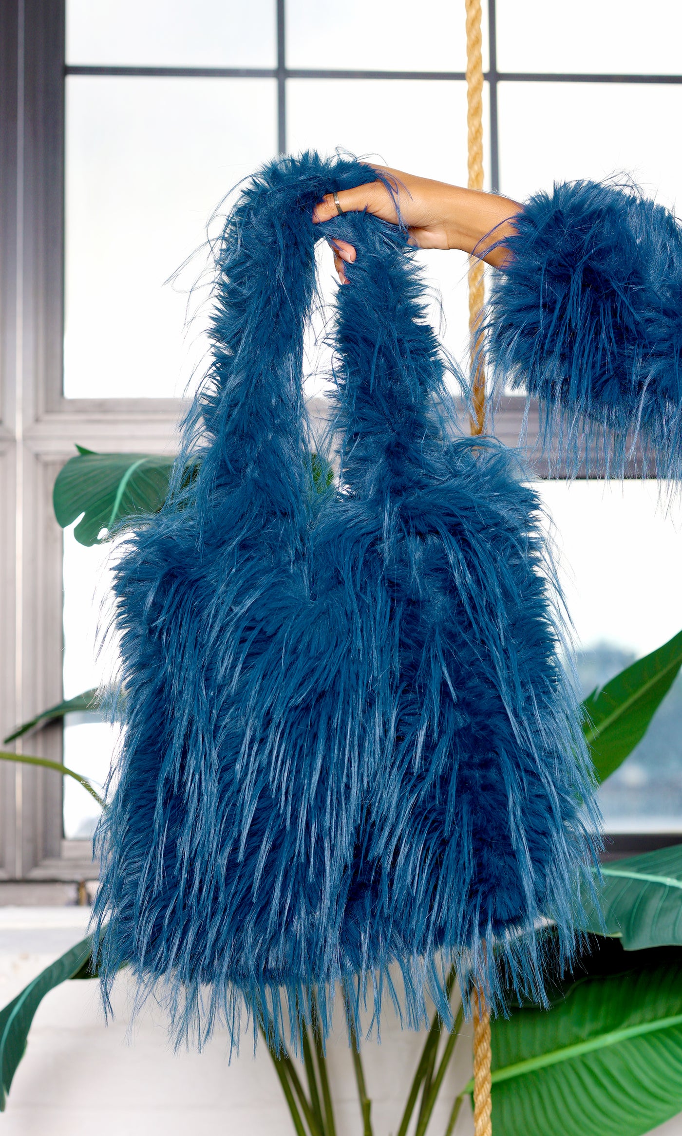 Rosalie | Faux Fur Handbag - Navy