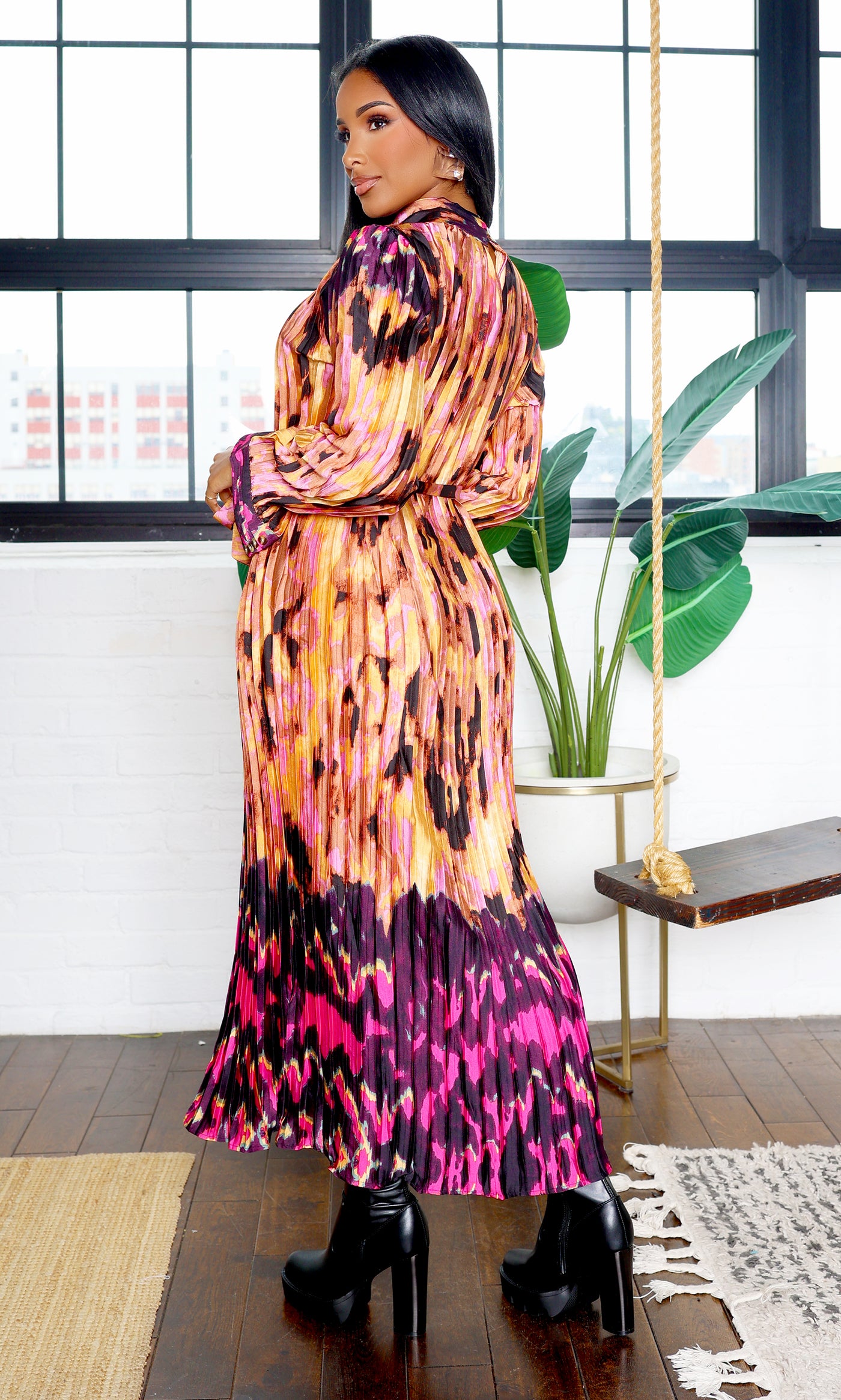 Pure Elegance | Long Sleeve Abstract Maxi Dress