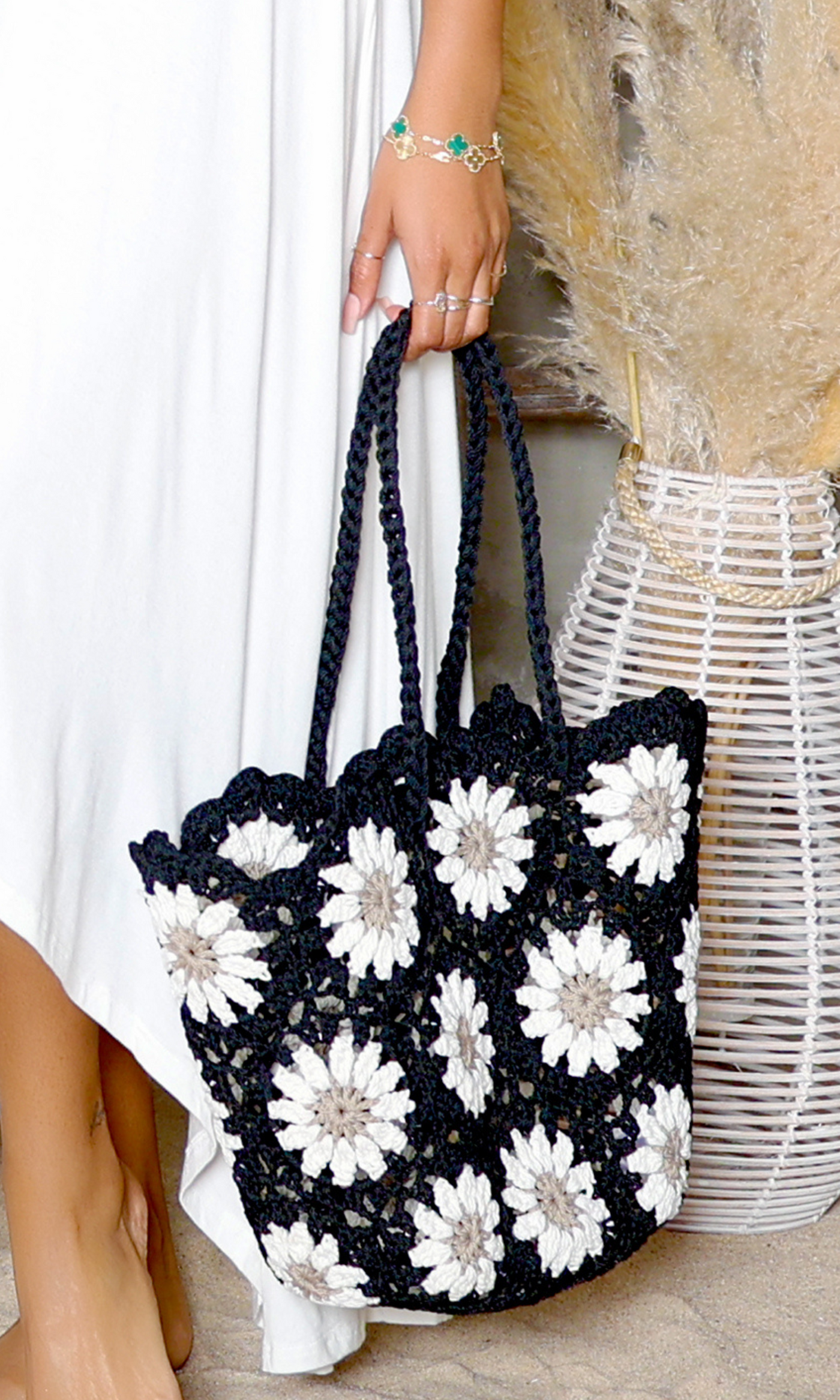 Daisy Delight Crochet Tote Bag - Black